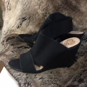 Vince camuto wedges black Sz 9
